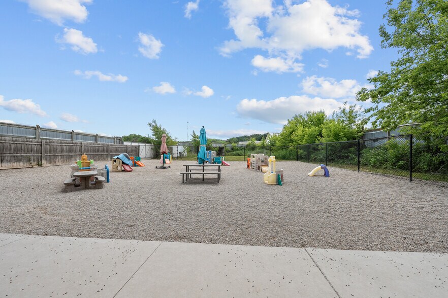 More Photos Of 1129 W Fond Du Lac St, Ripon Storefront For Sale