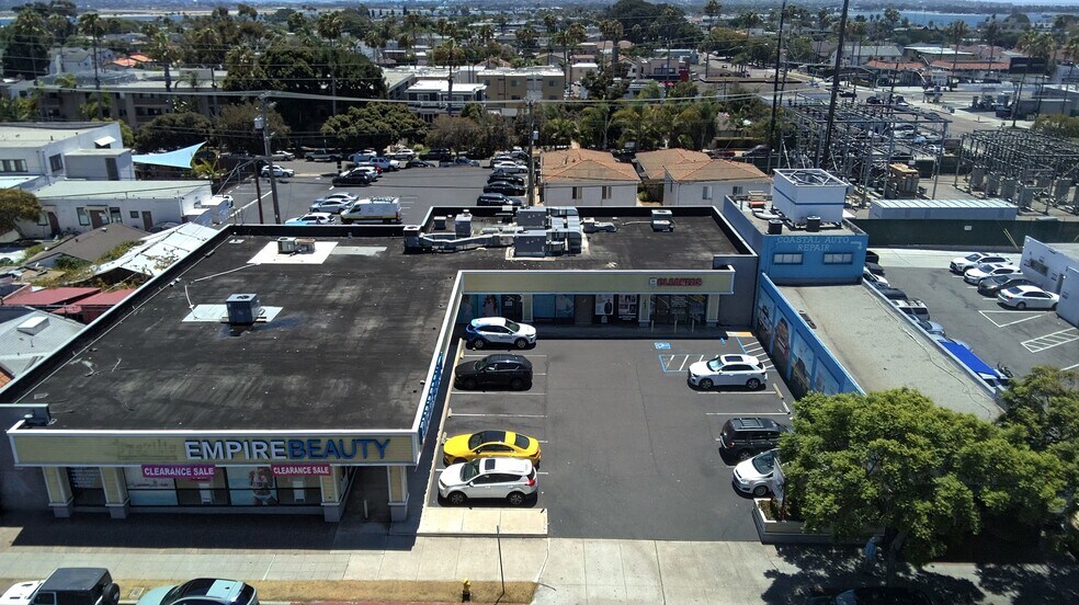 More Photos Of 1631-1637 Garnet Ave, San Diego General Retail For Sale