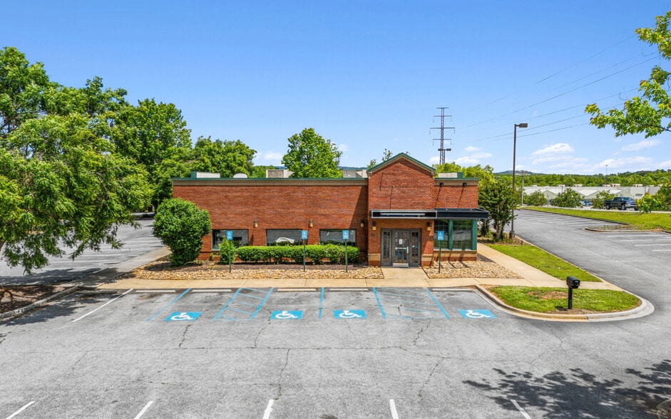 More Photos Of 6200 White Horse Rd, Greenville Restaurant For Lease