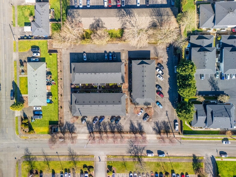 More Photos Of 921 12th Ave SE, Puyallup Apartments For Sale