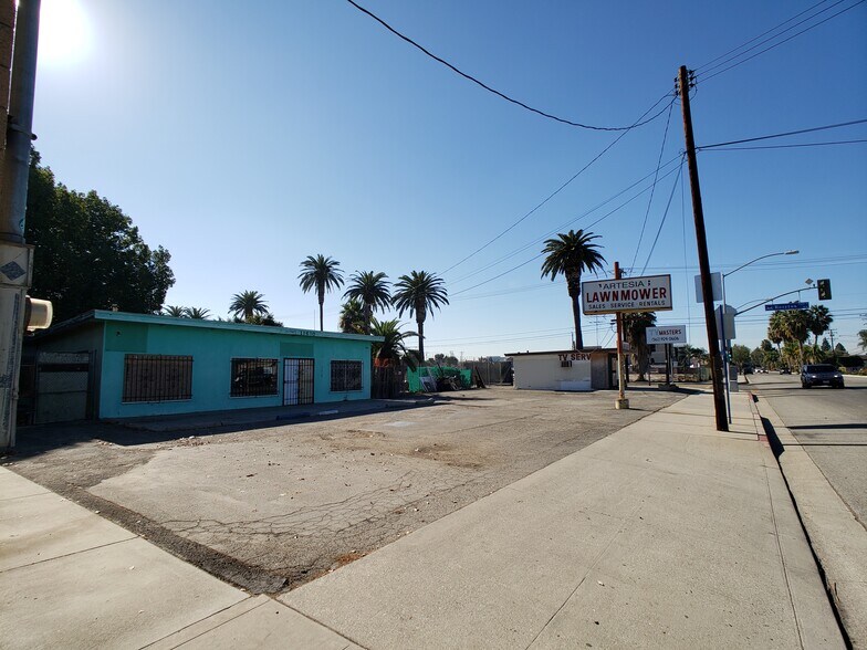 More Photos Of 11600 Artesia Blvd, Artesia Storefront For Sale