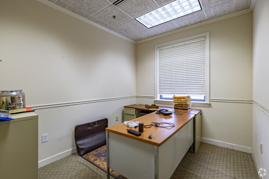 More Photos Of 3811 Kimwell Dr, Winston-Salem Warehouse For Sale