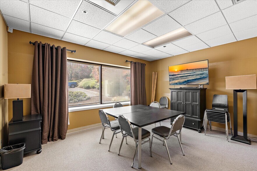 More Photos Of 21021 66th Ave W, Lynnwood Manufacturing For Sale