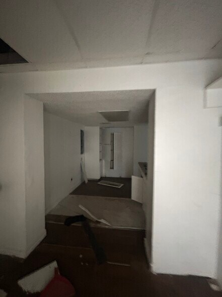 More Photos Of 200 N Beach St, Fort Worth Office For Sale