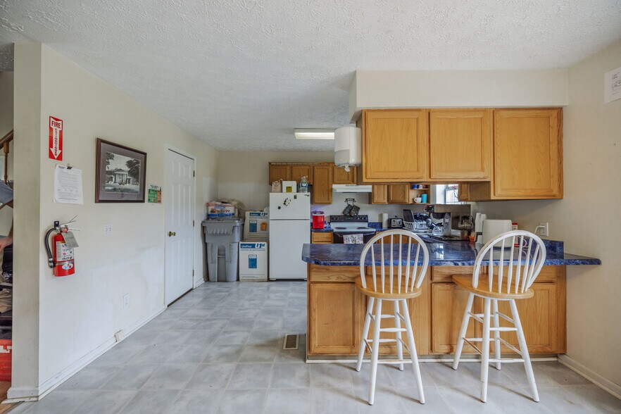 More Photos Of 396 New Leicester Hwy, Asheville Office For Sale