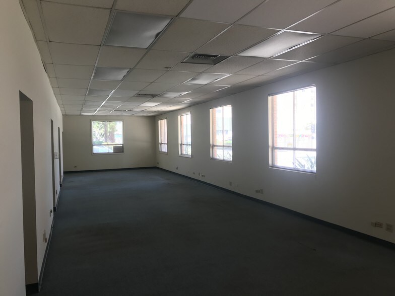 More Photos Of 333 E Walnut St, Pasadena Office For Lease