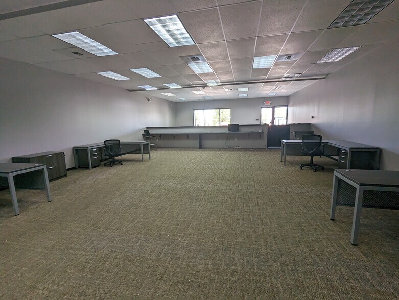 More Photos Of 7528A Pershing Blvd, Kenosha General Retail For Lease