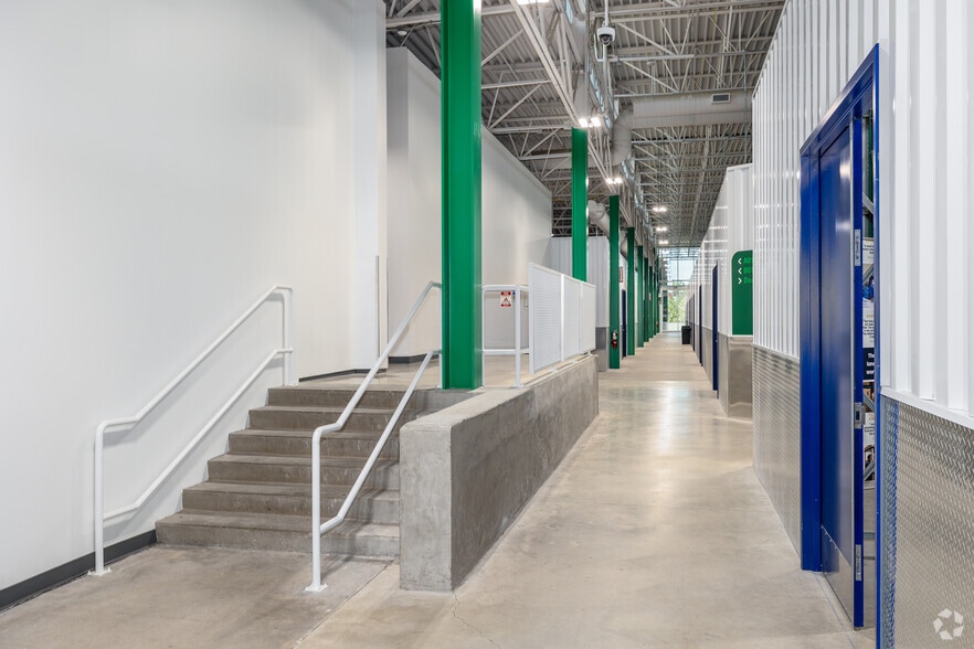 More Photos Of 360 Inverness Dr S, Englewood Warehouse For Lease
