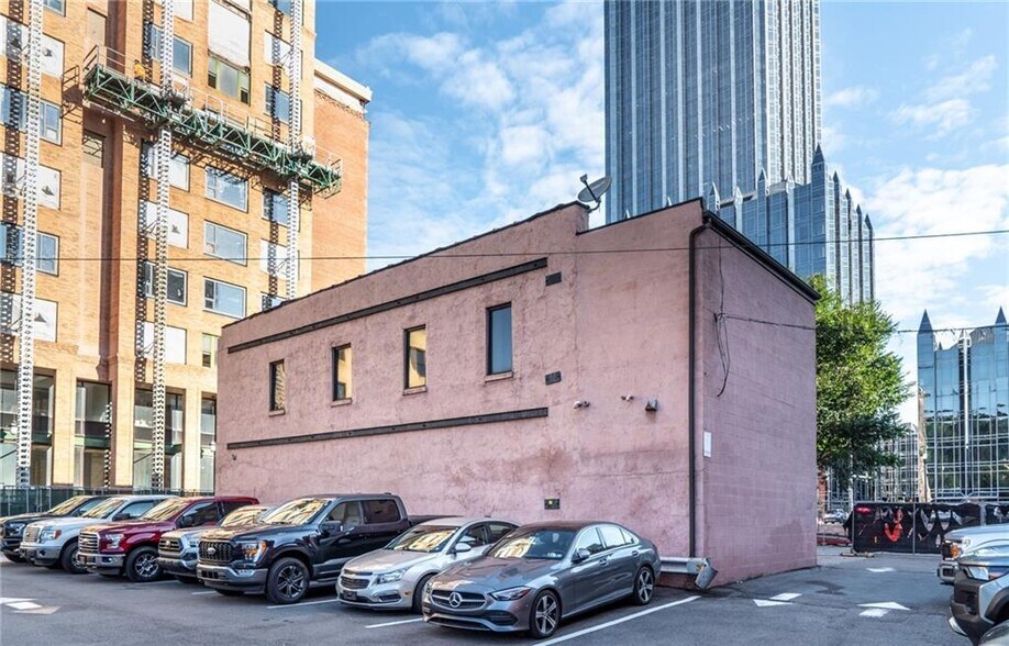 More Photos Of 10 Market St, Pittsburgh Restaurant For Sale