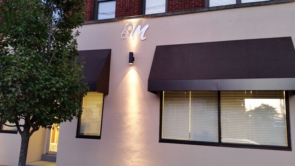 More Photos Of 69 Montgomery St, Pawtucket Office Residential For Sale