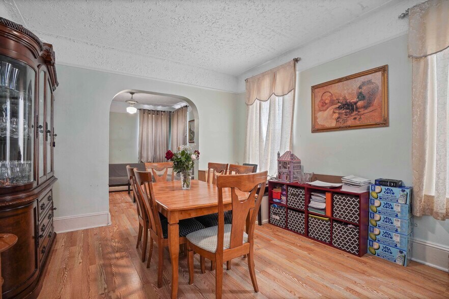 More Photos Of 6046 Putnam Ave, Ridgewood Apartments For Sale