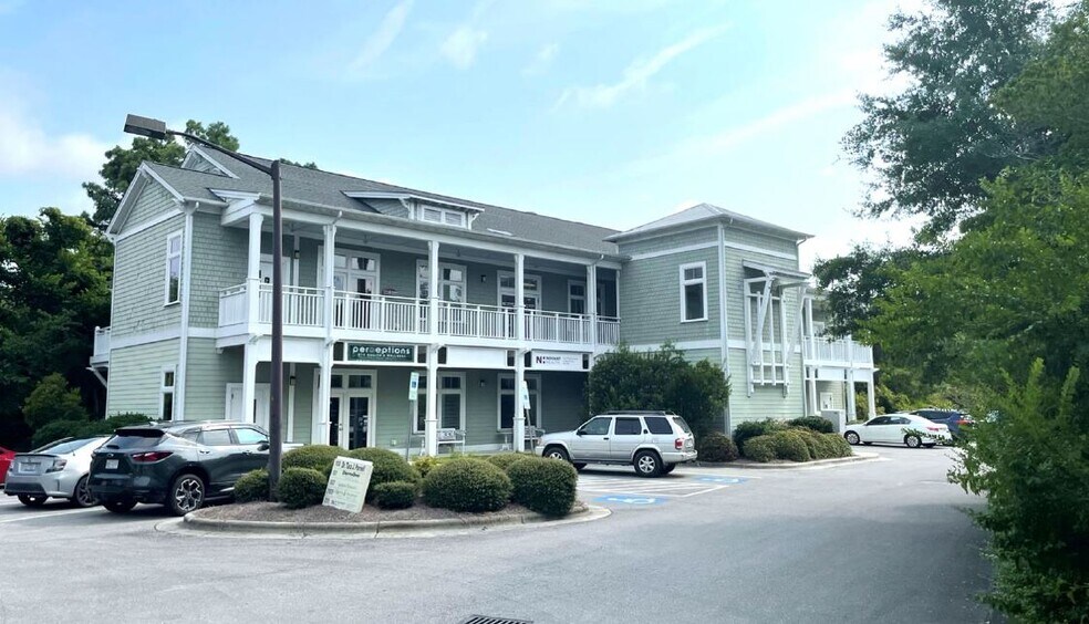 More Photos Of 1456 N Howe St, Southport Medical For Lease