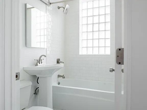 More Photos Of 1522-1524 N Ashland Ave, Chicago General Retail For Sale