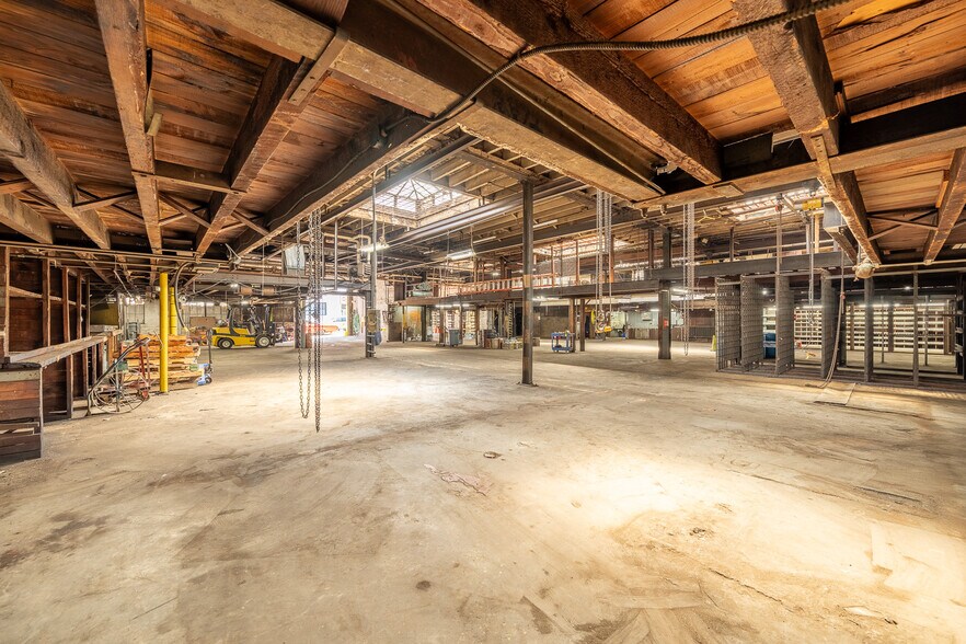 More Photos Of 4332 33rd St, Long Island City Industrial For Sale