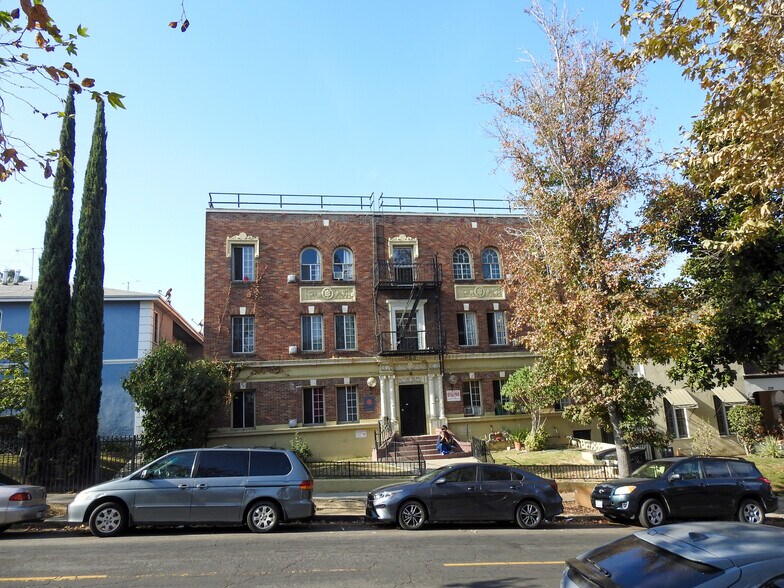More Photos Of 233 N Kenmore Ave, Los Angeles Apartments For Sale