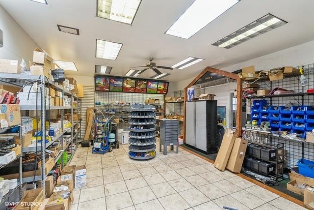 More Photos Of 17620 Chicago Ave, Lansing Service For Lease