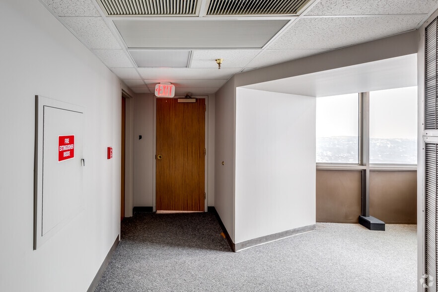 Photo of 39th Floor Ste 60-3950