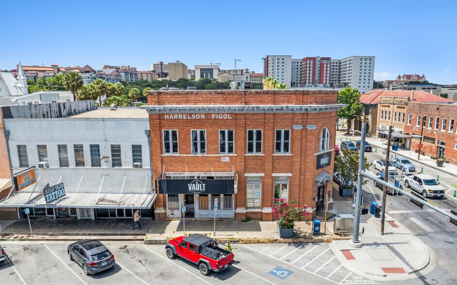 More Photos Of 100 W Hopkins St, San Marcos Storefront For Sale