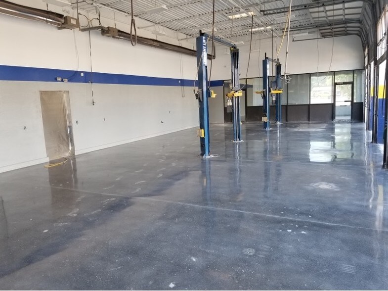 More Photos Of 908 Grand Central Ave, Vienna Auto Repair For Sale