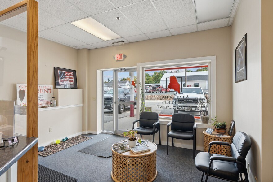 More Photos Of 248 State St, Ellsworth Department Store For Sale