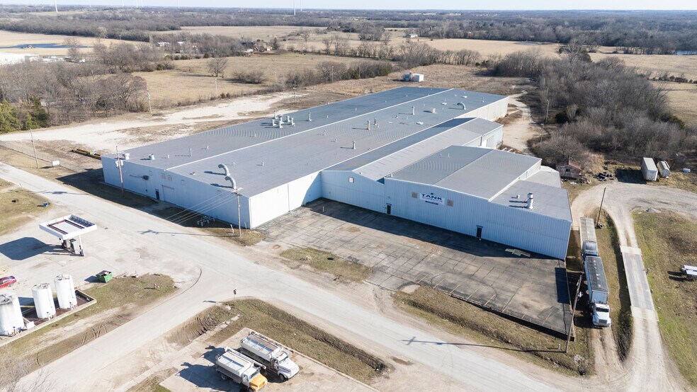 More Photos Of 100 Center St, Galesburg Manufacturing For Lease