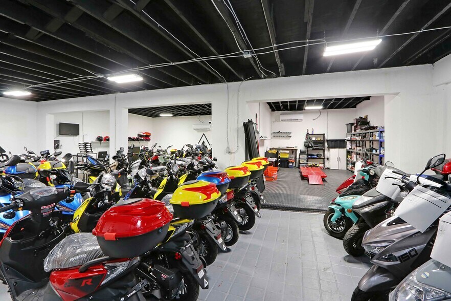 More Photos Of 3705 NW 35th Ave, Miami Warehouse For Lease