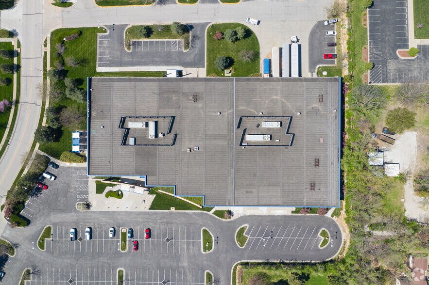 More Photos Of 16900 W 118th St - Bldg 5, Olathe Flex For Lease