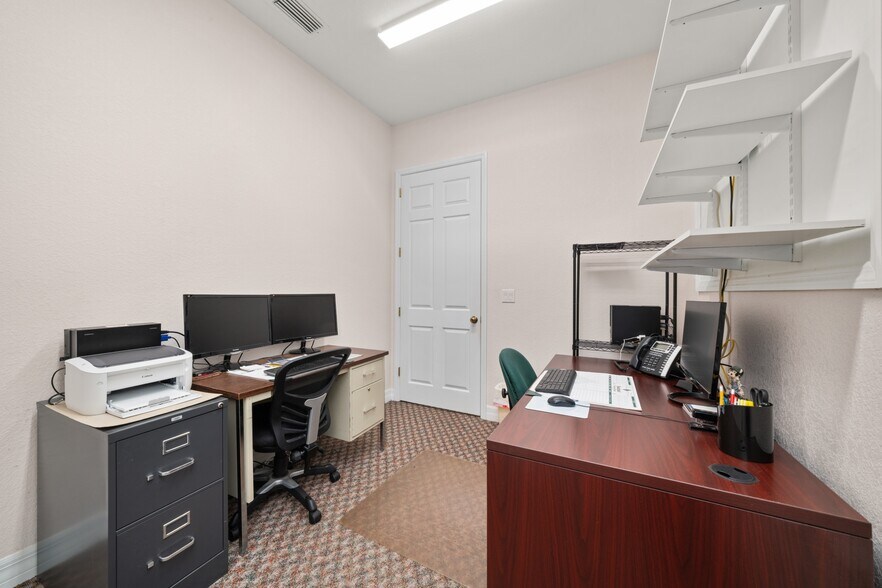 More Photos Of 405 W Interlake Blvd, Lake Placid Office For Sale