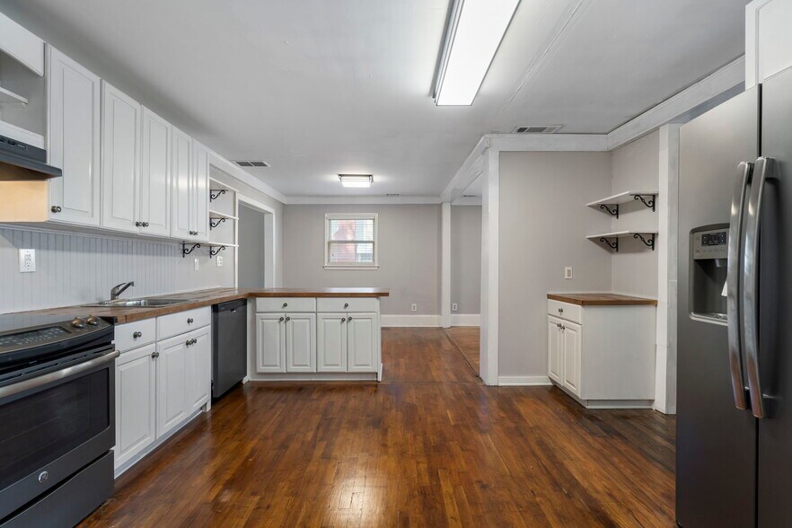 More Photos Of 120 Maybelle St, Cartersville Office For Sale