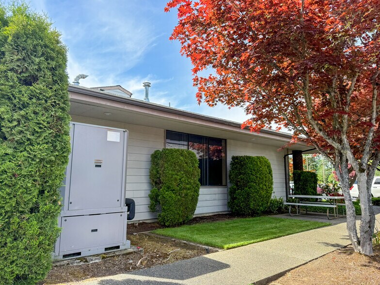 More Photos Of 910 S Scheuber Rd, Centralia Medical For Lease