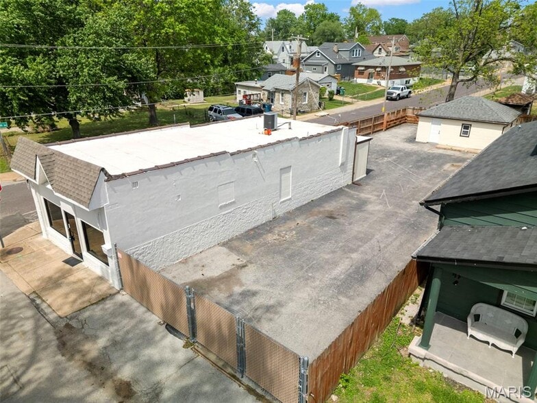 More Photos Of 4687 Heidelberg Ave, Saint Louis Convenience Store For Sale