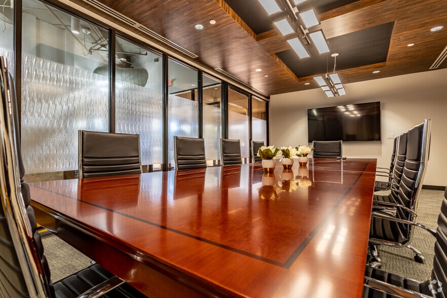 More Photos Of 8940 Fourwinds Dr, San Antonio Medical For Lease