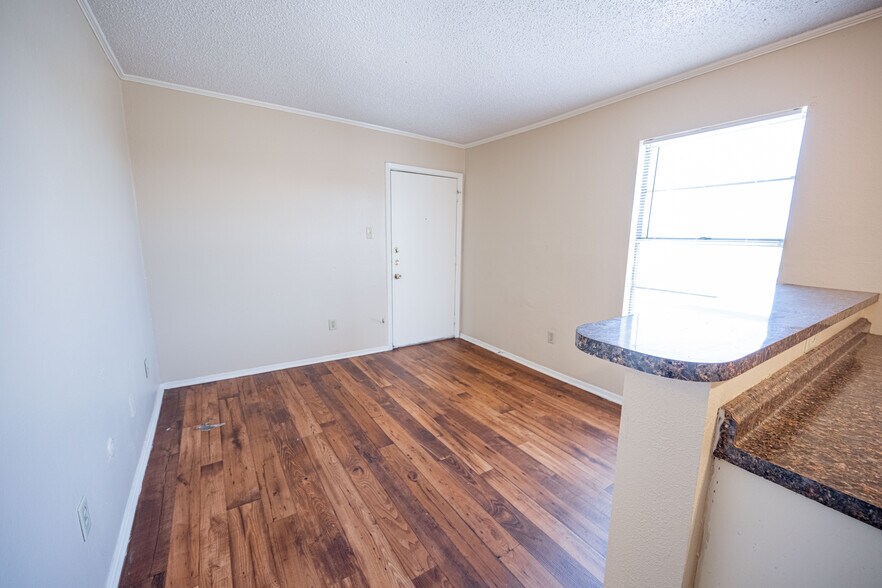 More Photos Of 5111 Interstate 35 N, Waco Apartments For Sale