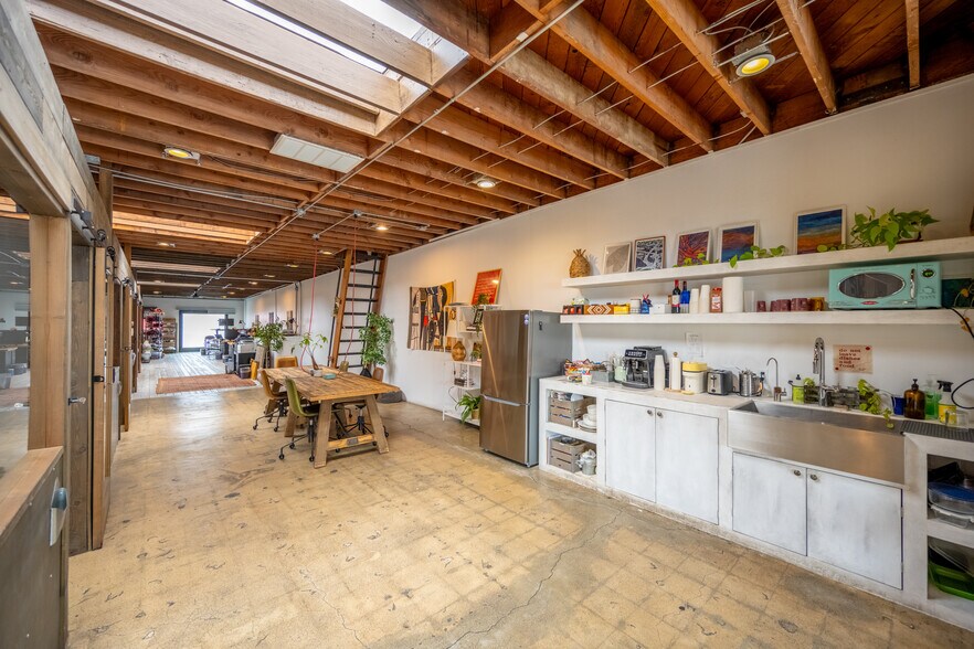 More Photos Of 215-217 Arena St, El Segundo Loft Creative Space For Lease