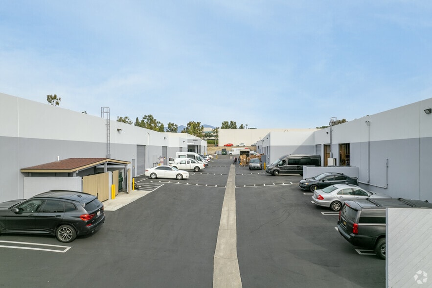 More Photos Of 23851 Via Fabricante, Mission Viejo Unknown For Lease