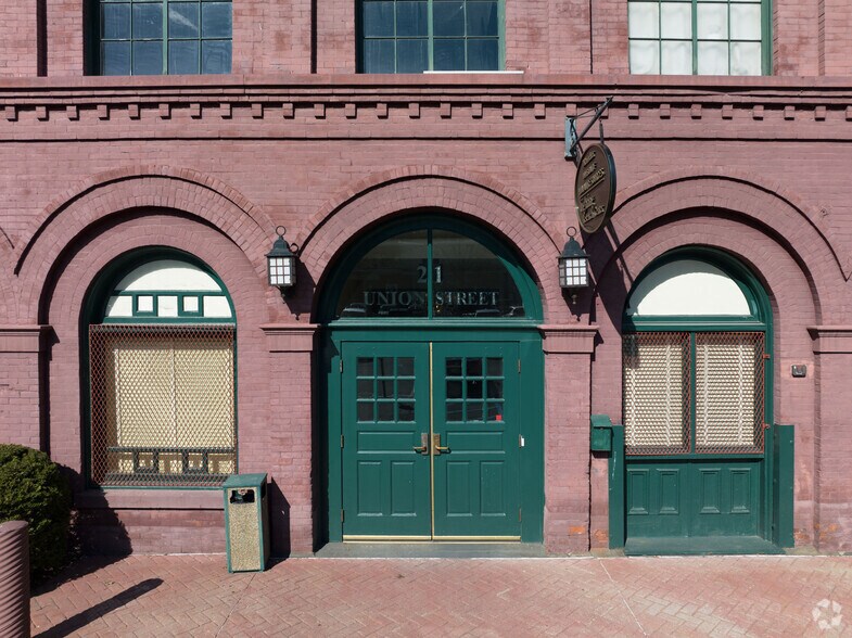 More Photos Of 514 Fulton St, Troy Loft Creative Space For Lease