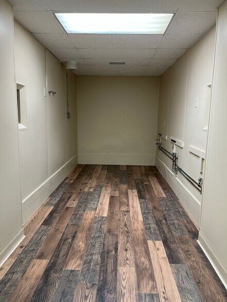 More Photos Of 2710 W Court St, Flint Office For Sale