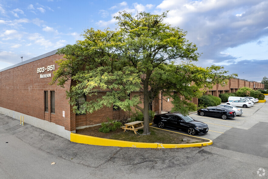 Primary Photo Of 903-951 Matheson Blvd E, Mississauga Flex For Lease