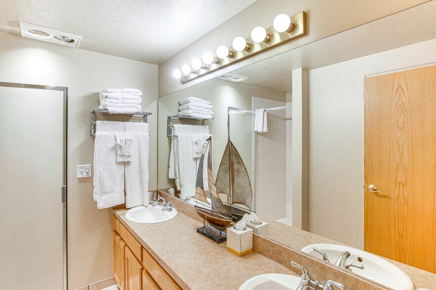 More Photos Of 40 Christa Circle cir, Garden City Specialty For Sale