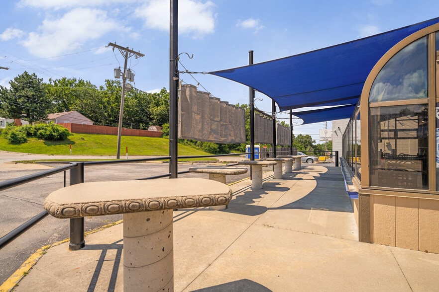 More Photos Of 2117 S 34th St, Kansas City Restaurant For Sale