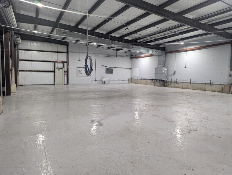 More Photos Of 91 S College St, Statesboro Warehouse For Sale