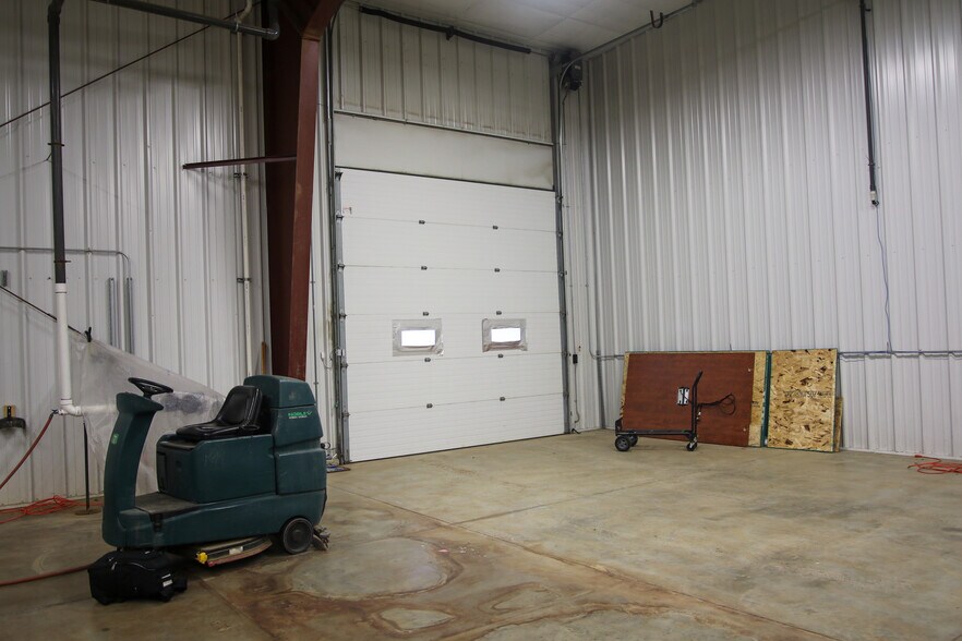 More Photos Of 501 N 16th St, Beresford Warehouse For Sale