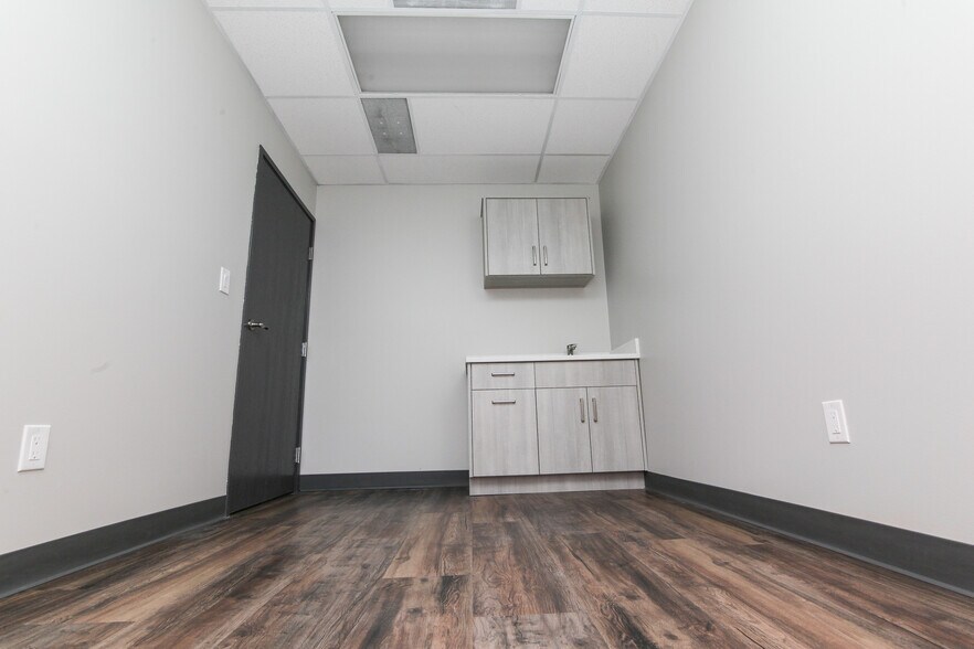 More Photos Of 38300 Van Dyke Ave, Sterling Heights Medical For Lease