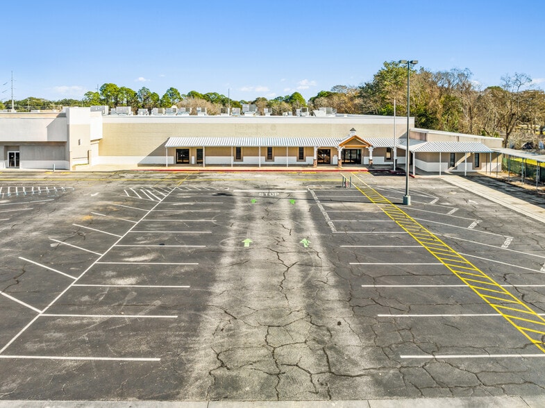 More Photos Of 546 Mary Esther Cut Off NW, Fort Walton Beach General Retail For Lease