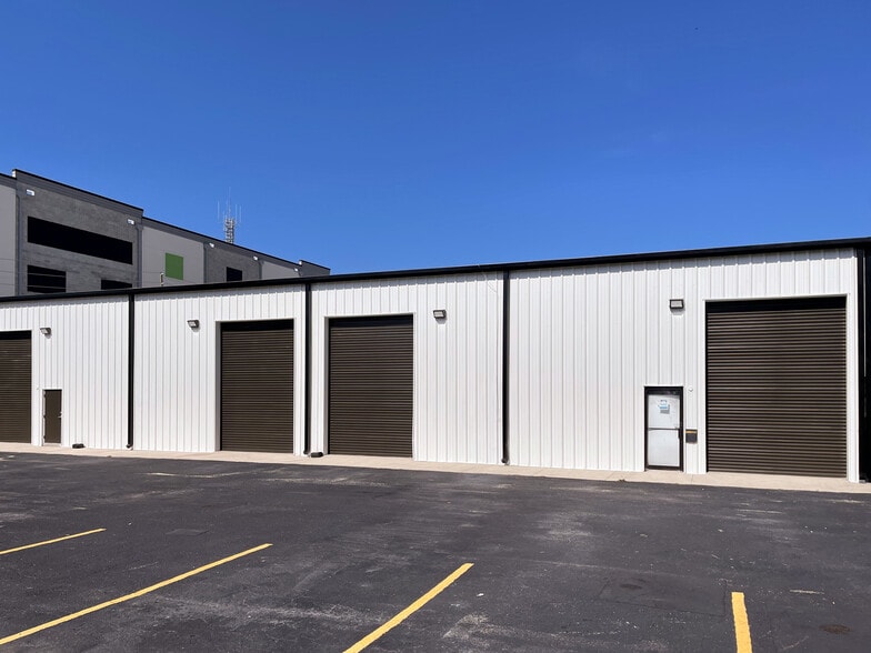 More Photos Of 208 14th St N, Saint Petersburg Warehouse For Lease