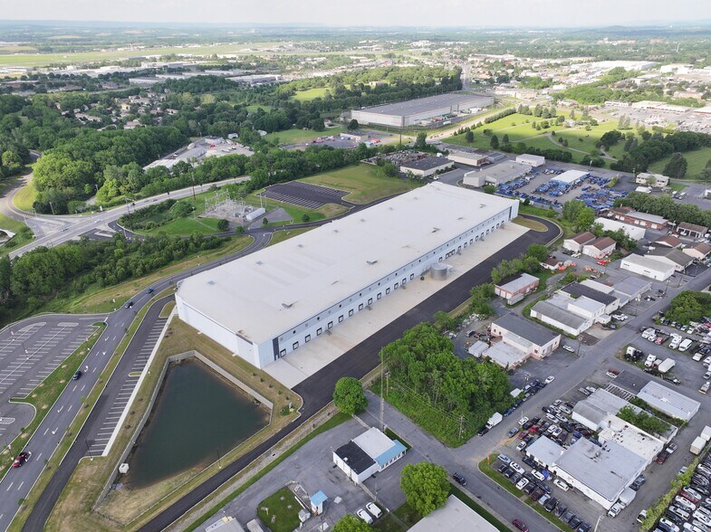 More Photos Of 1115 American Pky, Allentown Distribution For Lease