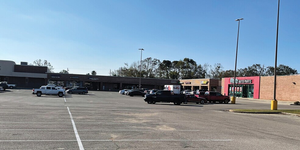 More Photos Of 18010 Pineville Rd, Long Beach Freestanding For Lease
