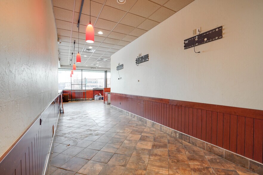 More Photos Of 112 W Maple Ave, Beaver Dam Freestanding For Lease