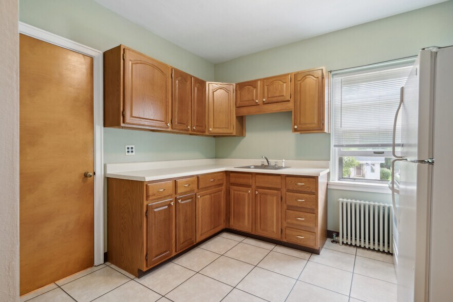 More Photos Of 107 E Madison St, Mount Pleasant Healthcare For Sale