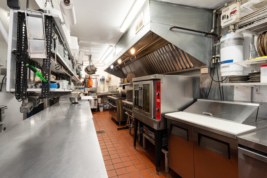 More Photos Of 14 Clark Point Rd, Southwest Harbor Restaurant For Sale